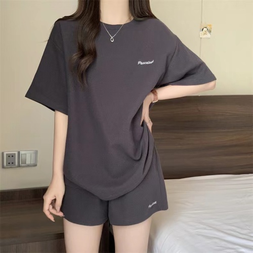 Short-sleeved casual sports suit for women summer 2024 new style fashionable thin sweatshirt shorts running two-piece set