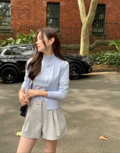 韩国chic春季新款复古针织衫+休闲短裤两件套