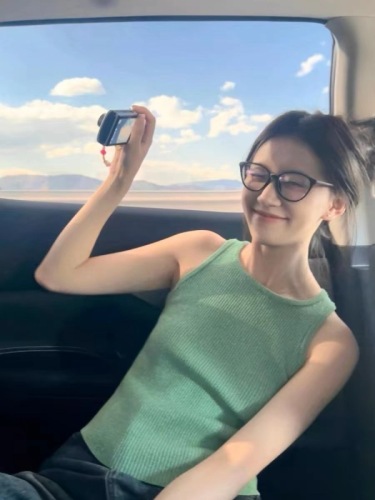 French-style fresh green off-the-shoulder sleeveless spaghetti strap camisole for women as innerwear, suitable for summer wear, sweet and spicy knit T-shirt top