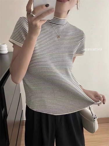 韩系半高领条纹短袖T恤女夏季新款修身显瘦后背镂空内搭打底衫