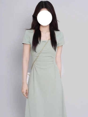绿色方领茶歇法式短袖连衣裙女夏季2024新款收腰遮肉显瘦气质长裙