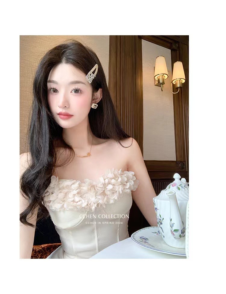 十三行女裝春季新款韓版2024設計感立體花瓣帶胸墊修身抹胸背上衣
