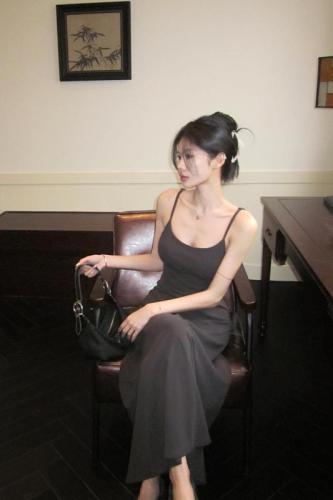 Actual shot ~ Simple and slim U-neck long style with breast pad design, elegant and high-end suspender dress in 3 colors