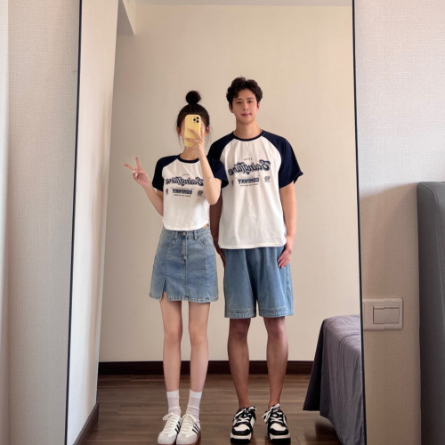 Actual shot#shipping#Couples summer wear, contrasting color short-sleeved T-shirts, one long and one short, 2024 new denim suit
