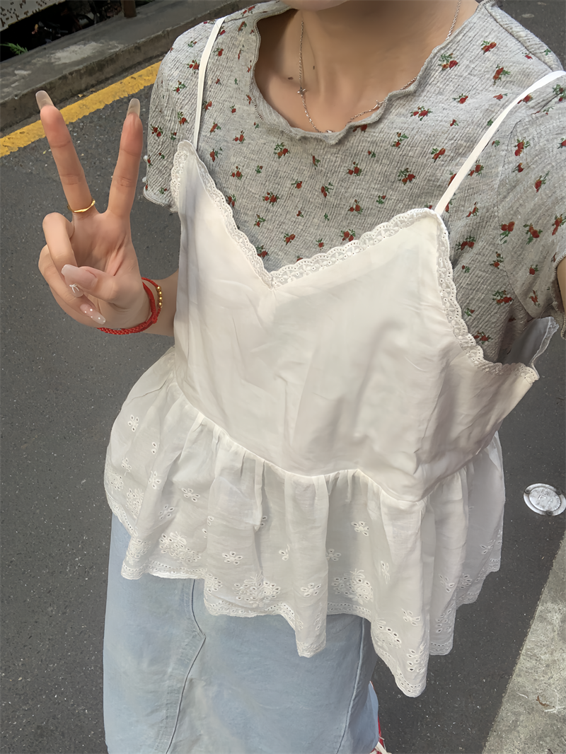 實拍 甜美風兩件套法式白色蓬蓬蕾絲吊帶-碎花短袖T恤上衣