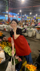 Actual shot of Zhao Lusi’s sweet tube top and suspender belt for women + two-piece set of short-sleeved T-shirt with bow on fungus