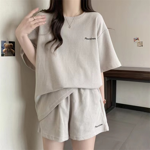 Short-sleeved casual sports suit for women summer 2024 new style fashionable thin sweatshirt shorts running two-piece set