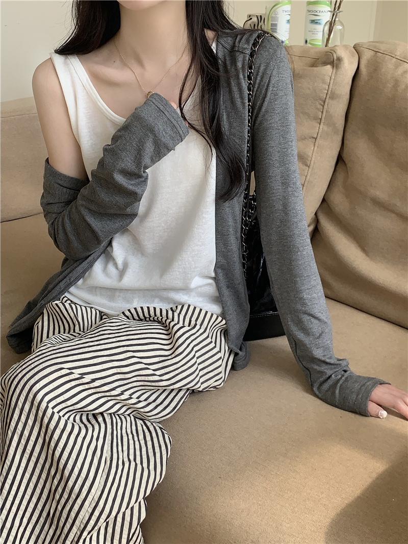 Actual shot of spring hooded knitted cardigan, thin sun protection clothing, solid color vest, striped wide-leg pants suit