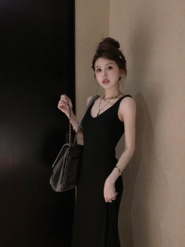Real shot V-neck black suspender dress for women summer new style waist slimming long skirt slim long skirt