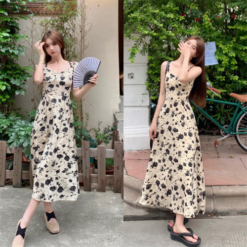 ~Large size women's floral French retro Hepburn style high-end temperament dress