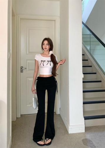 Real shot fashion ~ retro temperament American hot girl slimming T-shirt + black high-waisted straight flared trousers