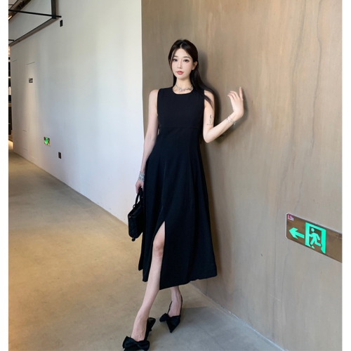 Real shot~~Black high-end exquisite dress 2024 new female Hepburn style slim vest long dress