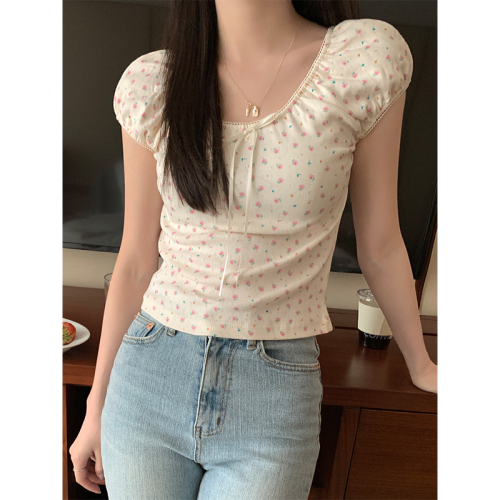 Real shot of summer Korean sweet slim fit short top for women 2024 new small floral lace lace short-sleeved T-shirt