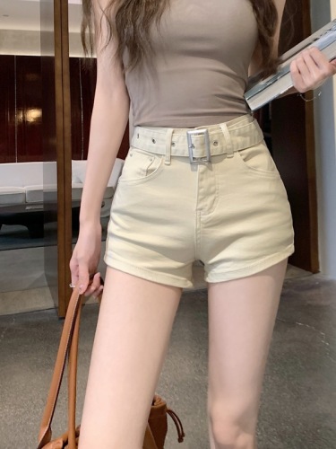 Real shot of American hot girl high-waisted elastic white belt denim shorts