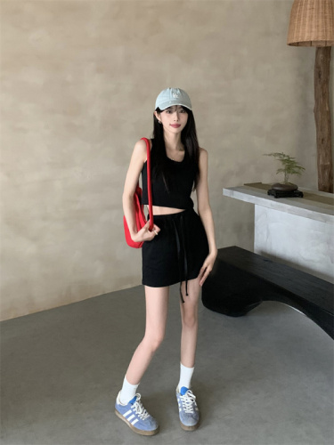 Actual shot of 2024 summer new style solid color slim fit hot girl sleeveless vest + high waist skirt suit