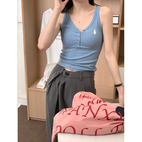 Real shot of little rabbit embroidered bottoming shirt for summer half-open collar slim fit and versatile casual vest