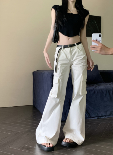 Real shot of American retro pocket design wide-leg overalls for women, high-waisted, slim, loose and versatile casual pants