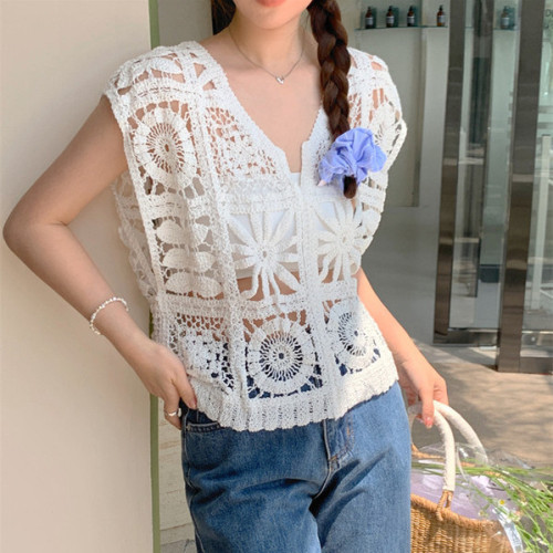 Designed woven V-neck knitted vest vest for women 2024 summer loose crocheted hollow sleeveless top for small people
