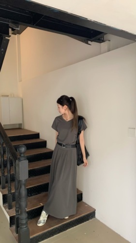 Real shot fashion suit high-end gray short-sleeved T-high waist pleated skirt two-piece set