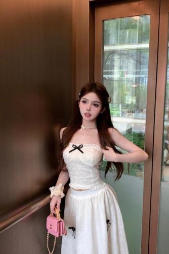 Actual shot Korean version slimming sweet and spicy bow tube top + high waist mid-length skirt suit