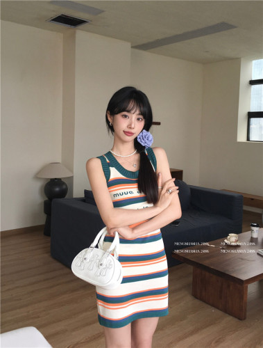 Real shot Summer new slim fit design contrasting color splicing striped short skirt hip-hugging skirt