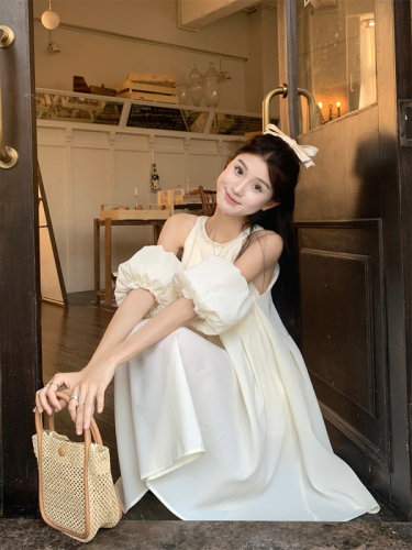 Actual shot of Korean chic French elegant two-wear detachable sleeves halterneck dress with large swing skirt