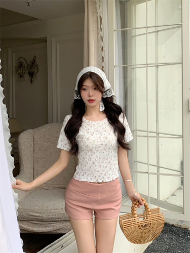 Actual shot of the new round-neck sweet floral short-sleeved ice silk T-shirt for women, Korean chic and beautiful top
