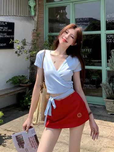 Actual shot~Spring and summer new style~French retro V-neck short-sleeved T-shirt for women with cross design strappy top