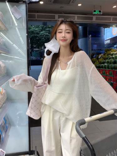 Actual shot of Korean chic Xia’s mesh knitted long-sleeved sun protection shirt suit + casual pants