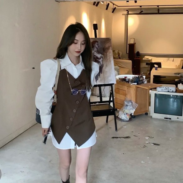 中長款襯衫女夏設計泡泡袖襯衣+不規則西裝吊帶馬甲
