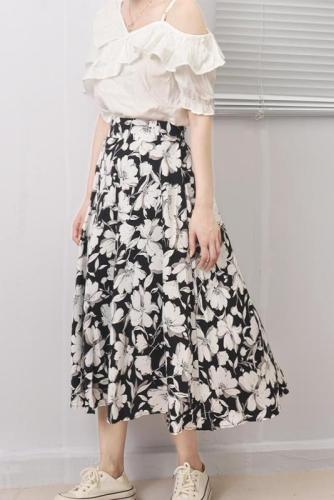 Actual shot of new spring and summer high-waisted floral retro-style French style large skirt women's skirt