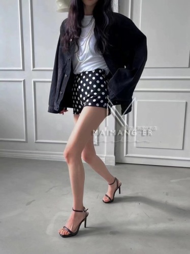 韩国女装2024早春性感波点纹凸显大长腿显瘦紧身热裤短裤