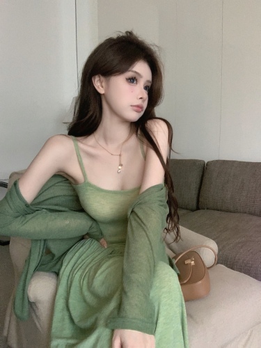 实拍  奶绿色公主腰线连衣裙+翠绿防晒开衫
