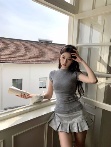 Real shot, fashionable~hot girl with temperament, high-end sense, slim gray top and skirt suit