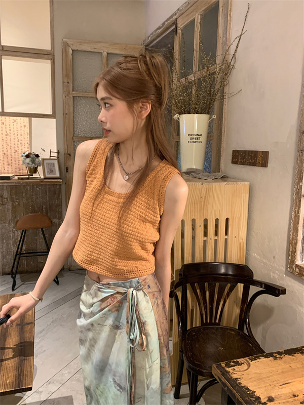 Real shot and real price milk tea color short jacquard vest + retro high waist tie-dye lace-up skirt suit