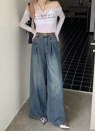 Real shot of American retro high-waisted jeans for women, nostalgic pear-shaped figure, slimming, loose wide-leg floor-length pants