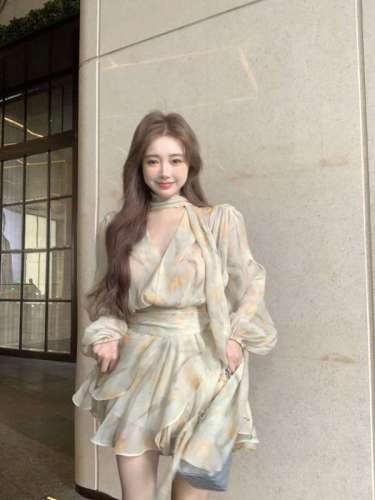 Long sleeve v-neck puff sleeve chiffon yellow floral dress with waist and irregular fairy skirt