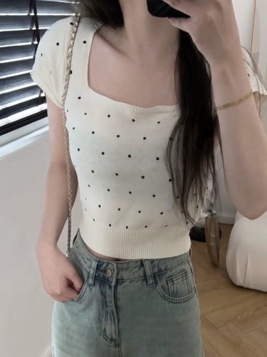 Real shot of square collar polka dot short-sleeved T-shirt for women in summer, chic and beautiful bottoming shirt with short top inside