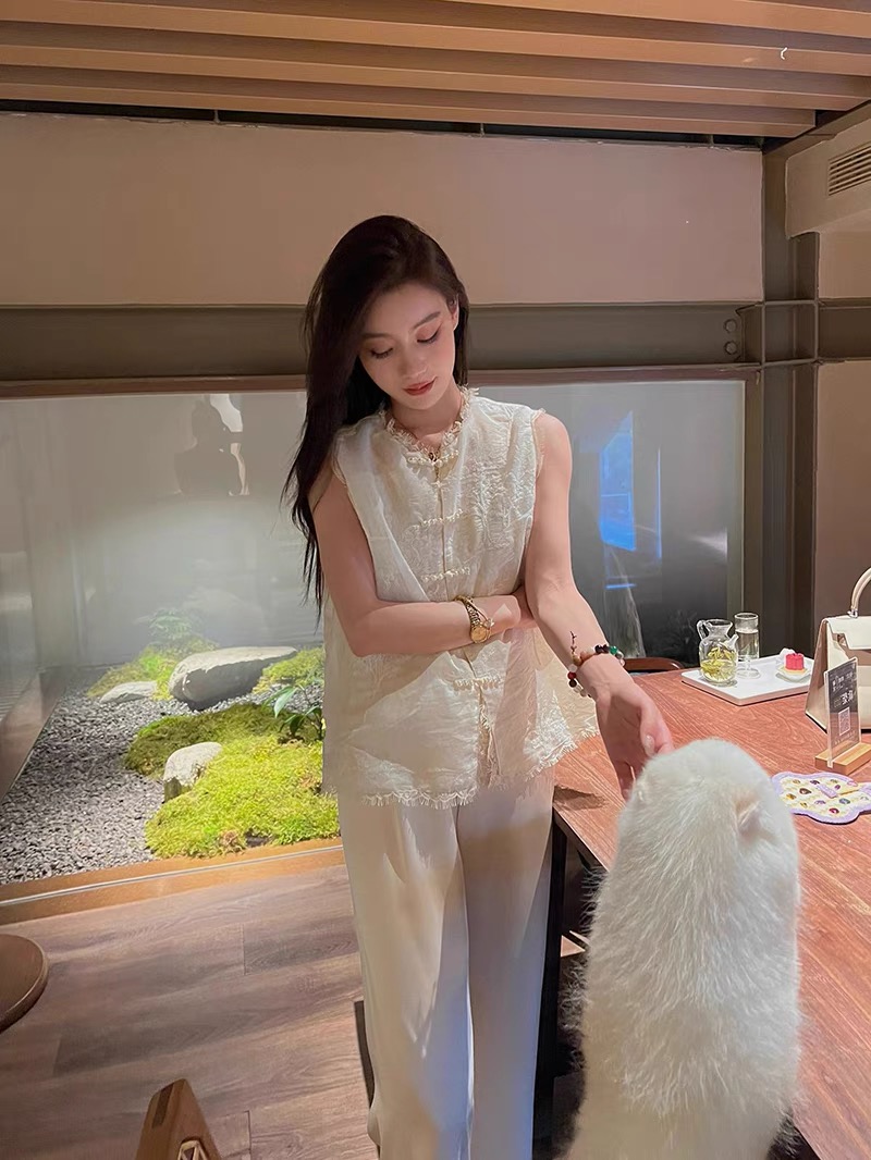新中式蕾絲拼接盤扣無袖上衣女2024新款國風氣質復古刺繡馬甲背心