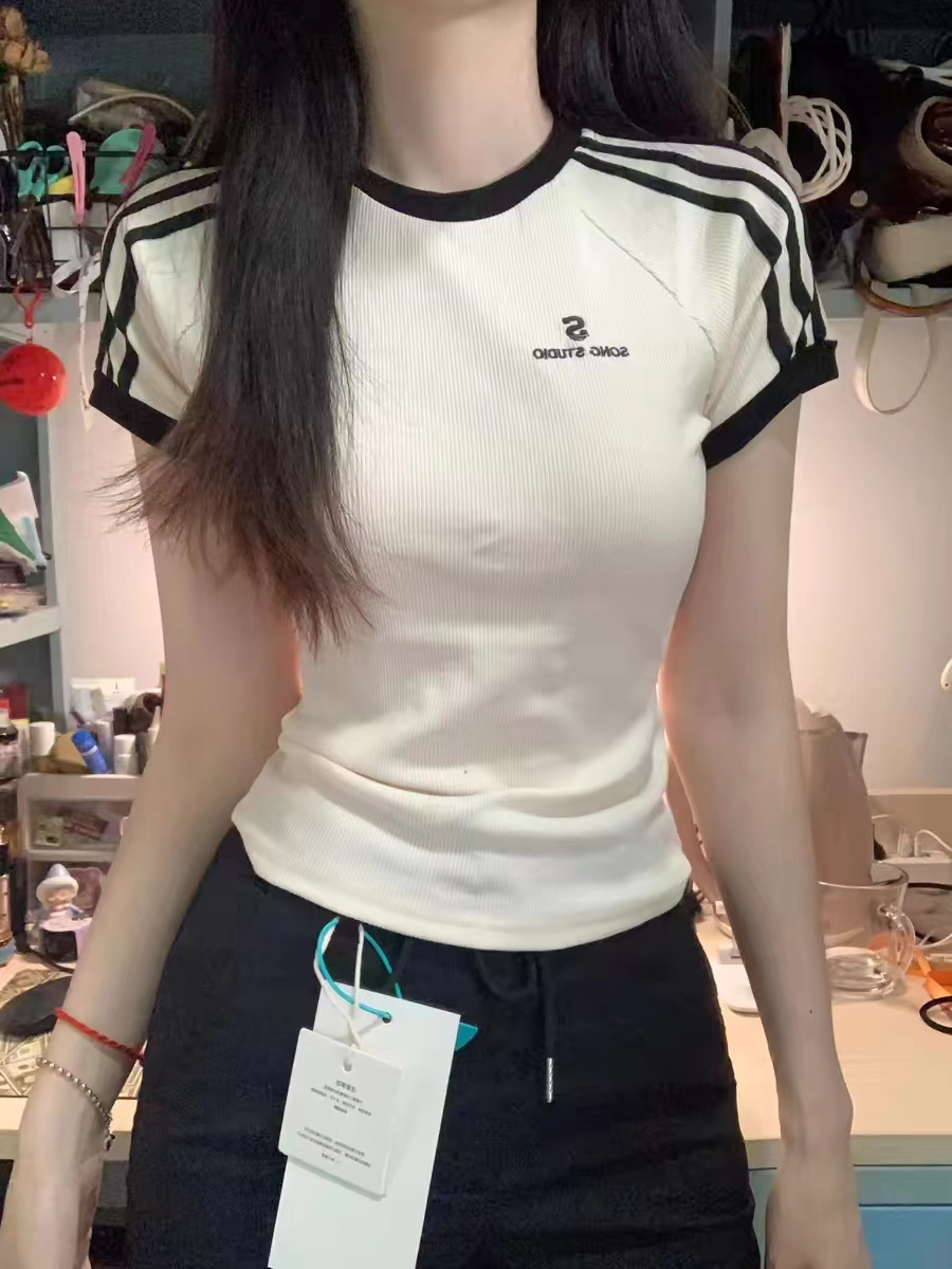Summer new Korean style raglan sleeve T-shirt for women, short-sleeved design, striped T-shirt, letter hot girl slim-fitting top, trendy
