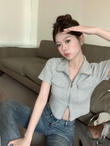 Designed gray lapel bottoming shirt for women in summer, gentle and slim, short-sleeved T-shirt, niche short hot girl top
