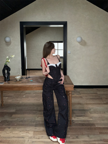 Actual shot of new casual suit for women, versatile camisole, sexy overalls, hot girl two-piece set