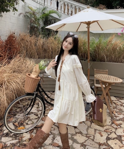 Early autumn temperament white waisted hollow dress + retro vest top two-piece suit