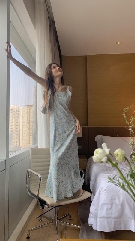 Actual shot and real price Korean style slim fit mid-length floral chiffon dress versatile student bottoming vest dress