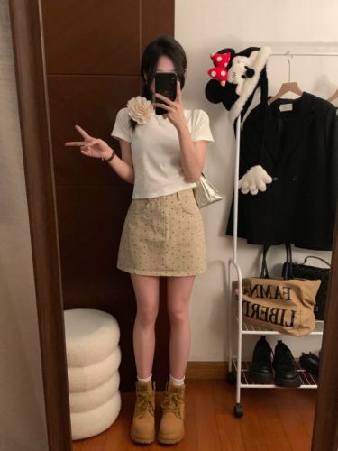 Actual shot ~ Summer new Korean style age-reducing floral high-waist slimming A-line skirt + 3-color versatile short-sleeved T-shirt