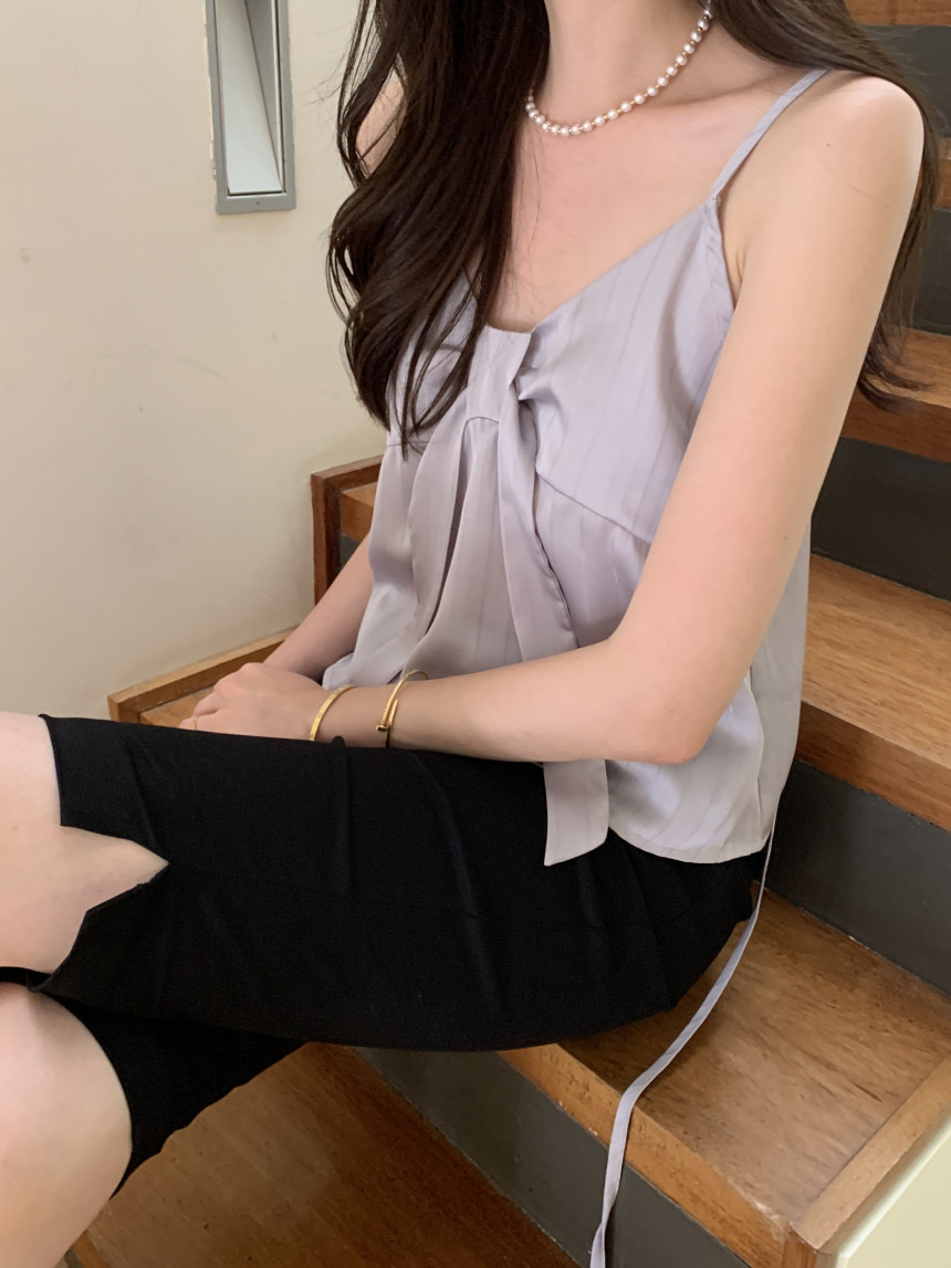 韓國chic夏季新款法式設計感V領吊帶衫女氣質顯瘦度假上衣