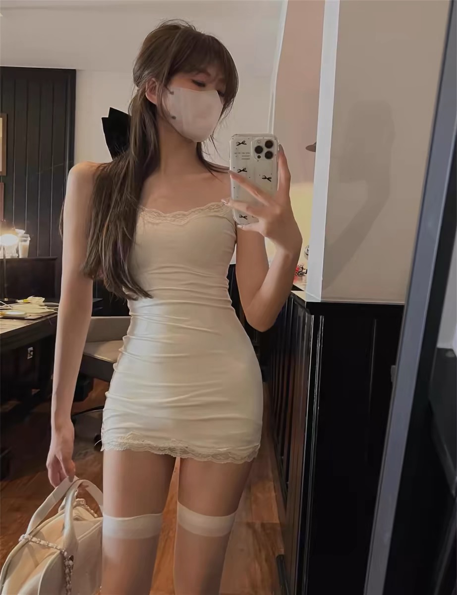 IN MIMIFACE 純欲蕾絲收腰包臀吊帶裙2024春季性感緊身內搭短裙女