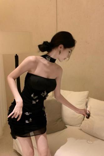 Real shot ~ Hot girl with breast pads, sexy three-dimensional butterfly halter neck, slim double layer mesh tube top, breast and hip dress