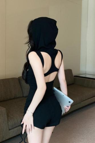 Real shot of European and American hotties hooded slim fit sleeveless backless drawstring pleated shorts jumpsuit
