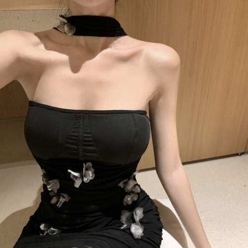 Real shot ~ Hot girl with breast pads, sexy three-dimensional butterfly halter neck, slim double layer mesh tube top, breast and hip dress